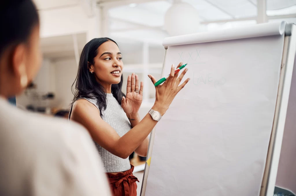 Foto-de-mulher-palestrando-Coaching-Profissão-2