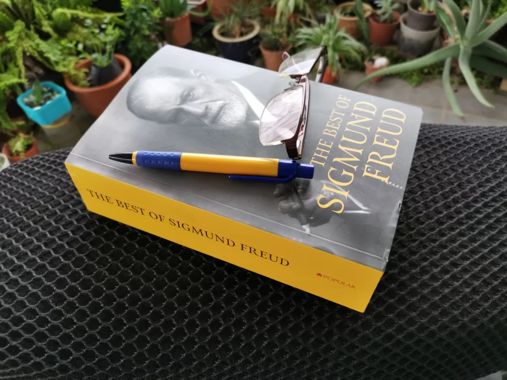 Foto-referente-Livros-de-Sigmund-Freud-2